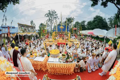 บรรยากาศพิธีและลูกศิษย์ที่เดินทางมาร่วมงาน
