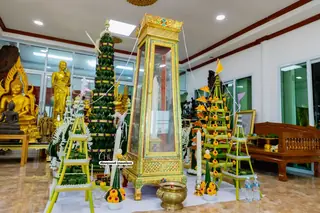 ศาลและบายศรีที่จัดเตรียมก่อนประกอบพิธี